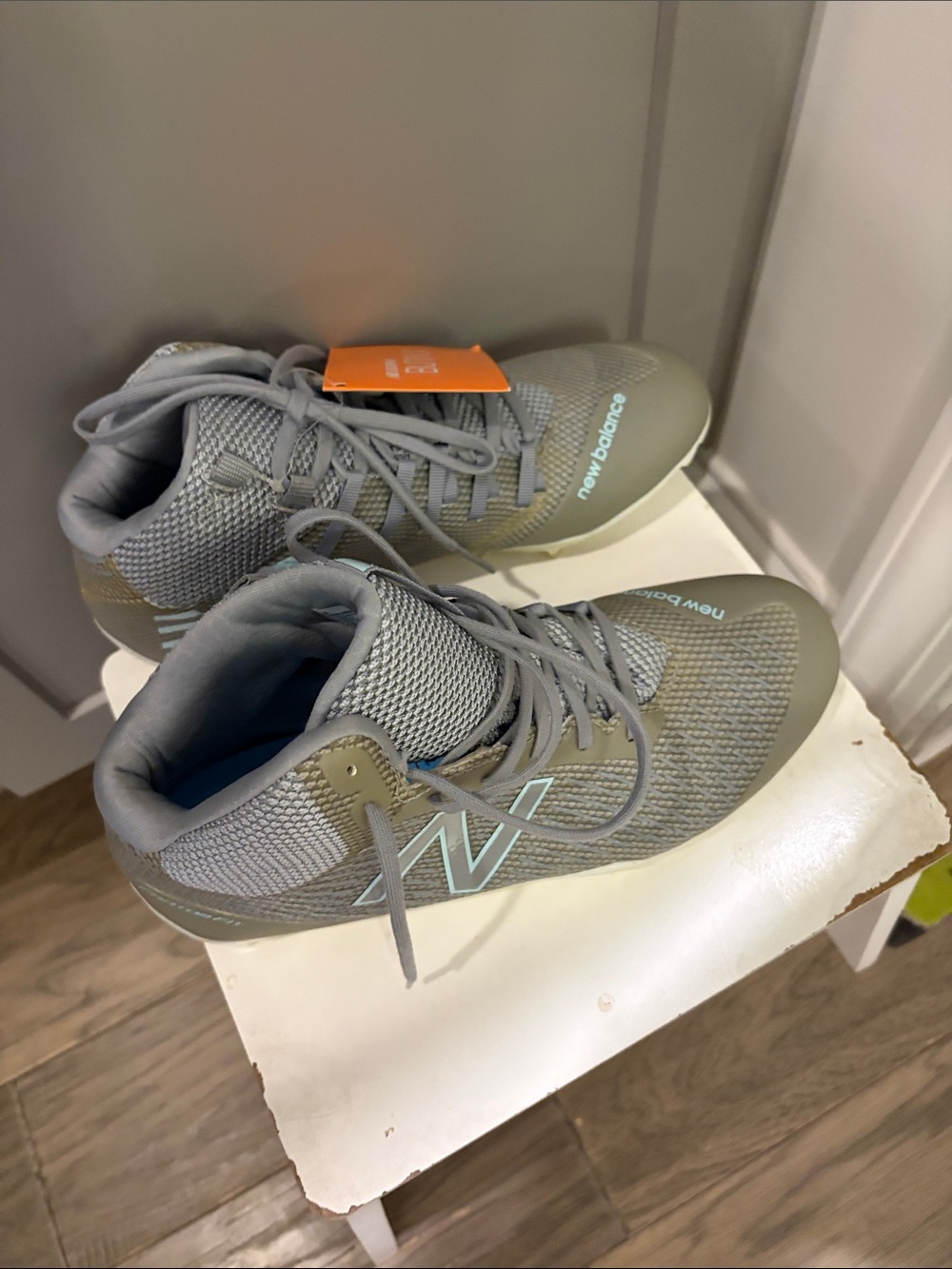 New Balance womens Gray Mesh Lace-Up Sneakers with Mint Logo